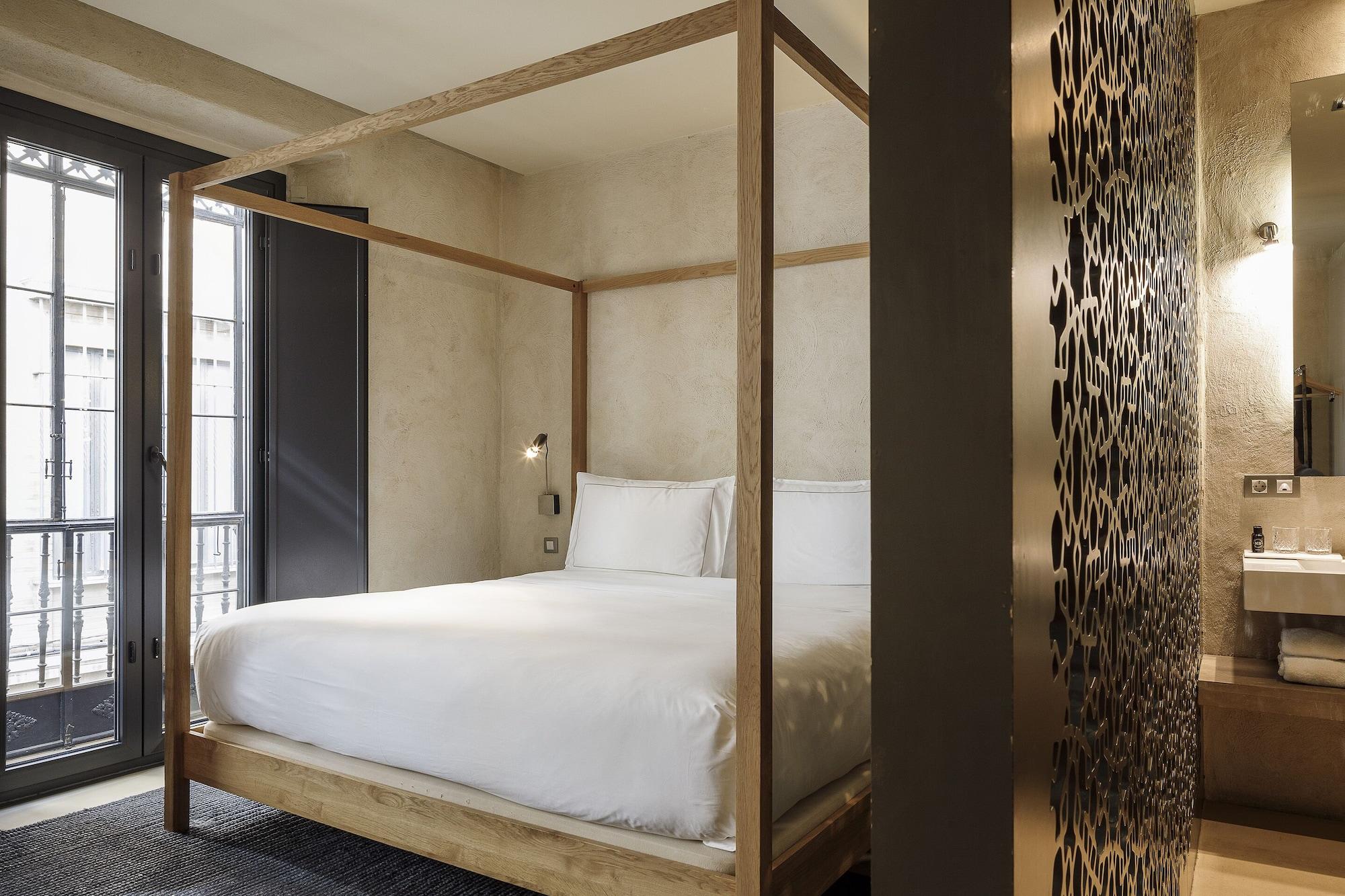 Eme Catedral Mercer Hotel Севиля Екстериор снимка A room at the hotel