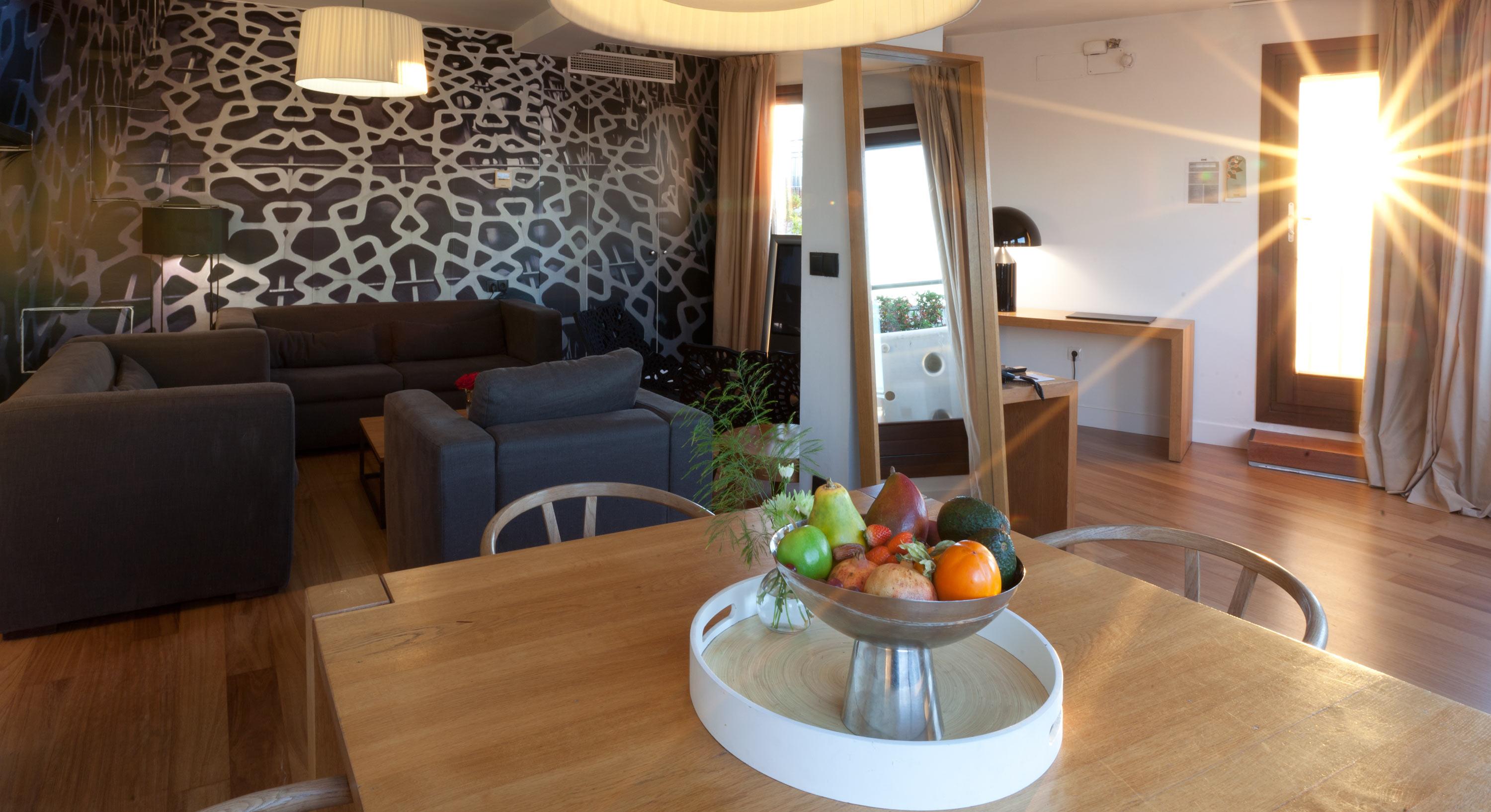 Eme Catedral Mercer Hotel Севиля Екстериор снимка A typical apartment